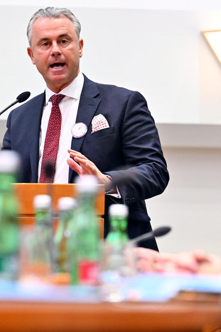 SONDERSITZUNG DES BURGENLÄNDISCHEN LANDTAGS: HOFER / DOSKOZIL