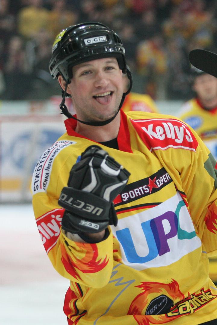 Eishockeyspieler Bob Wren im Capitals-Dress