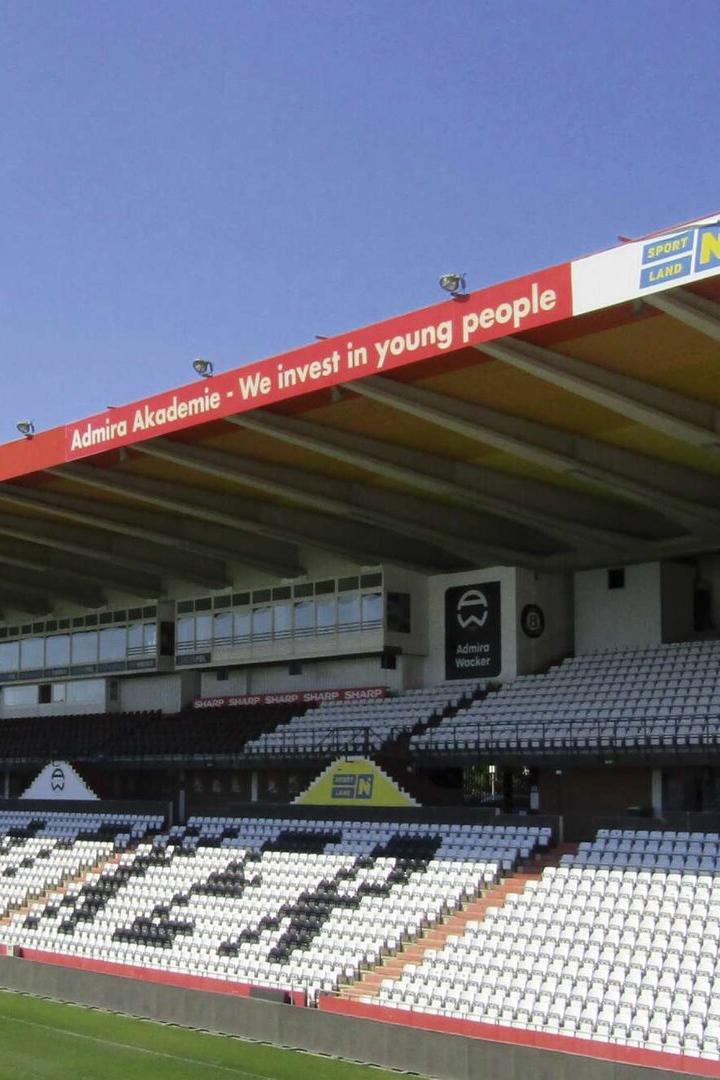 Admira-Präsident Christian Tschida (l.) kämpft um die Zukunft der Admira