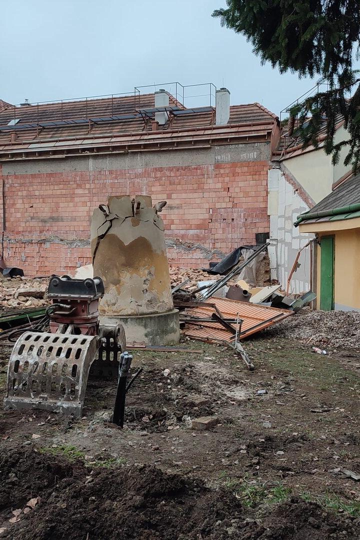 Kurz vor Weihnachten fuhren die Bagger auf und demolierten das Kleinod. 