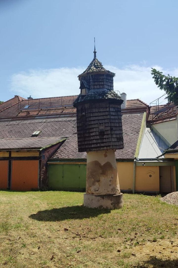 Aufnahme vom Sommer 2025: Die letzten Tage des historischen Taubenschlags. 