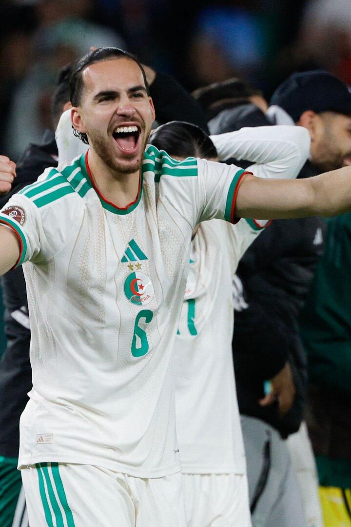 Jubel bei Algerien nach dem Sieg gegen die Demokratische Republik Kongo.