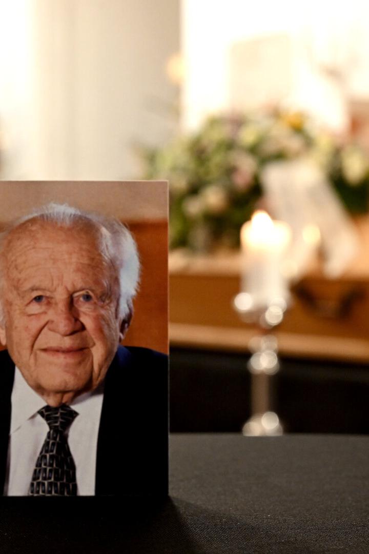 RATZENBÖCK GEDENKEN: AUFBAHRUNG