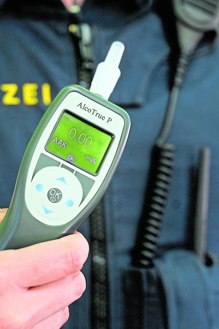 Polizeieinsatz mit Alkotester
