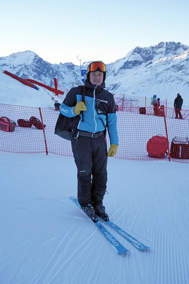 Matthias Mayer als Trainer am Pistenrand