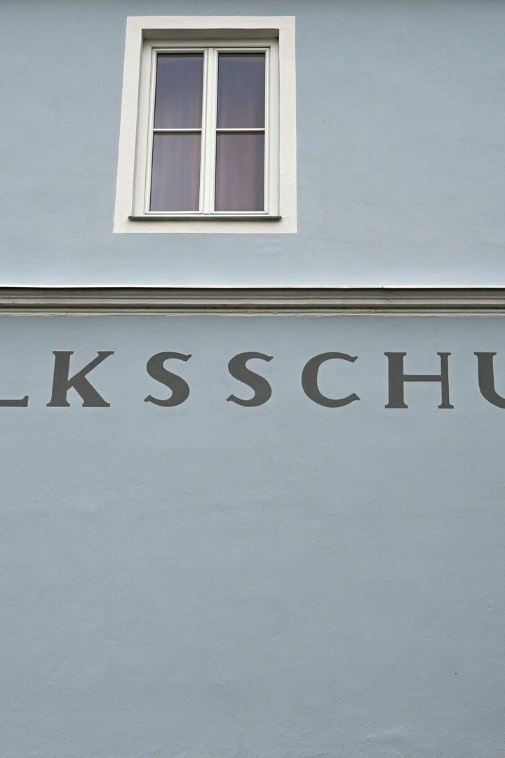 ++ THEMENBILD ++ SCHULE / SCHULBEGINN