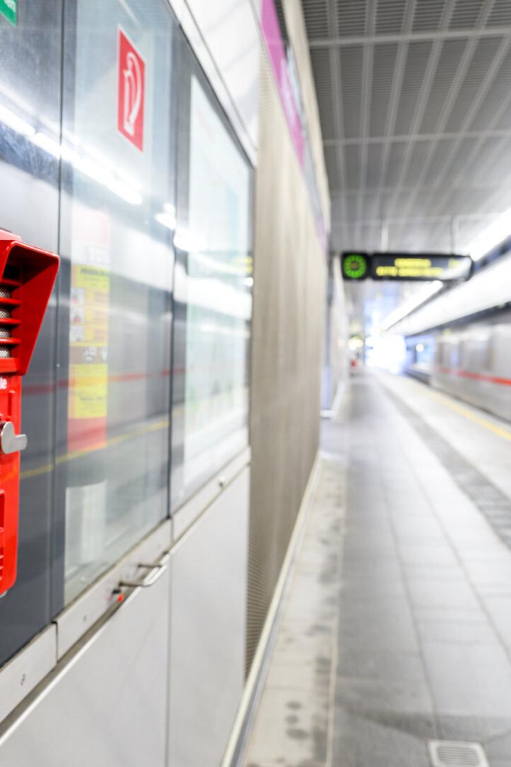 ++ THEMENBILD ++ U-BAHN / WIENER LINIEN / VERKEHR / ÖFFENTLICHE VERKEHRSMITTEL