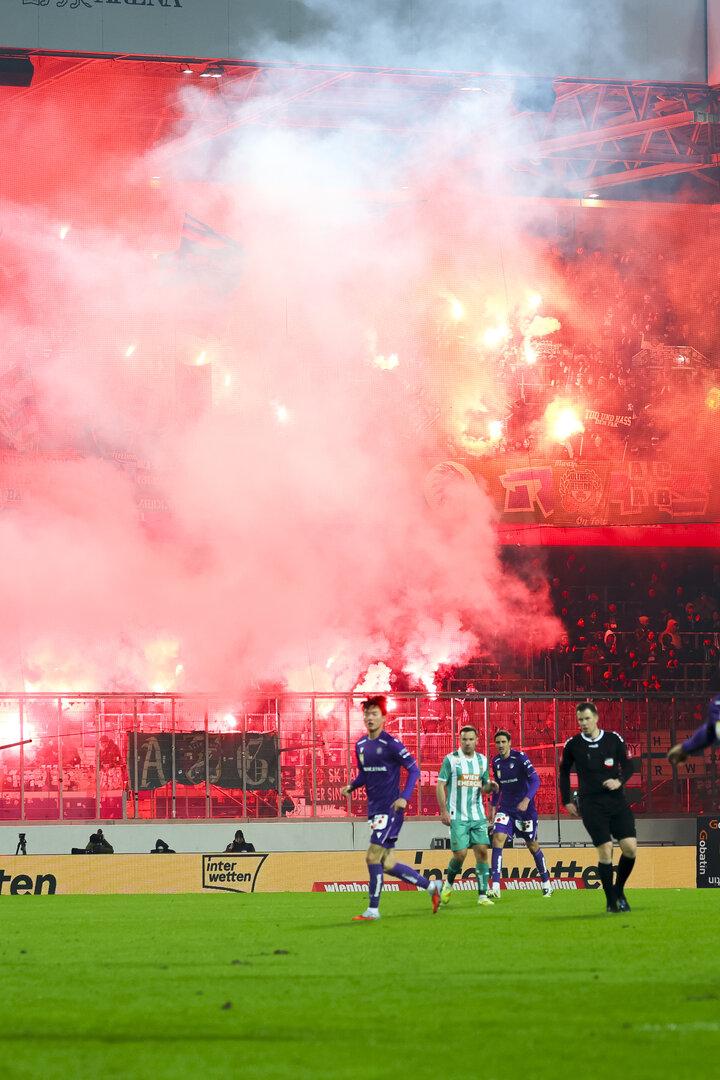 Die Rapid-Fans sorgten beim Derby für einen Eklat