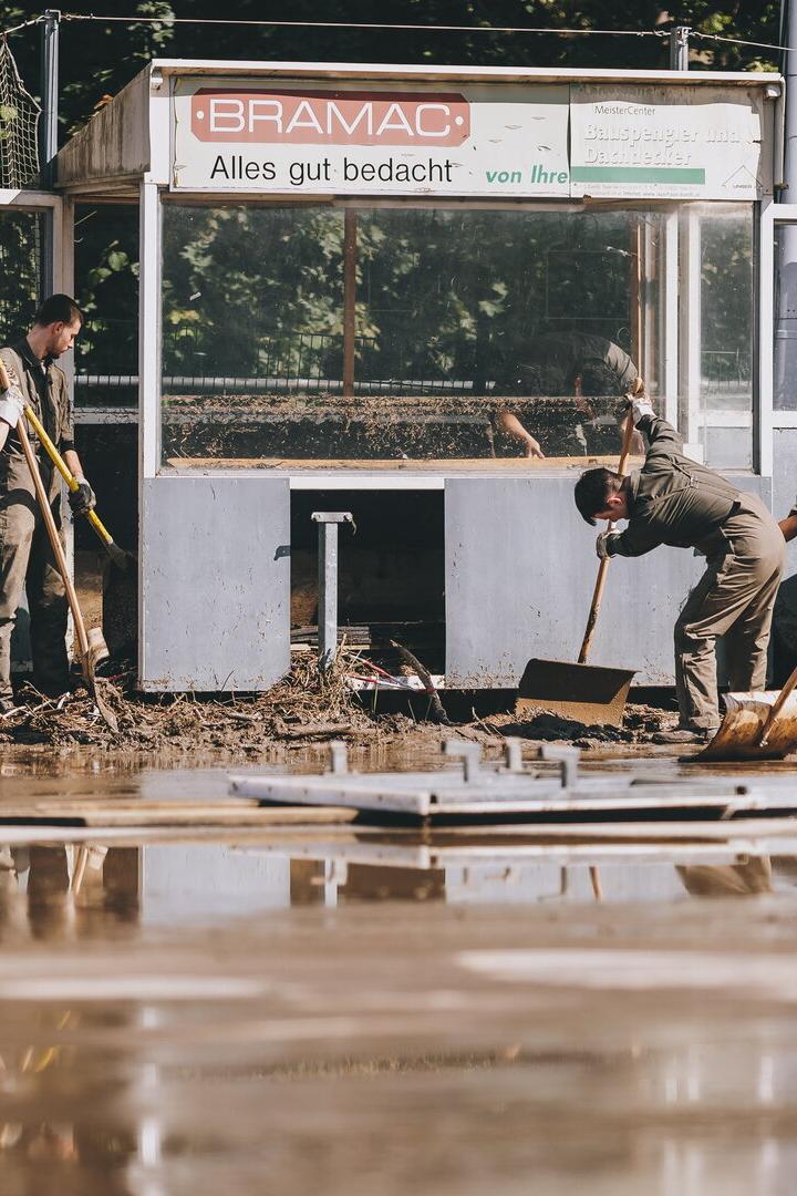 UNWETTER: AUFRÄUMEN IN NIEDERÖSTERREICH / ZWETTL