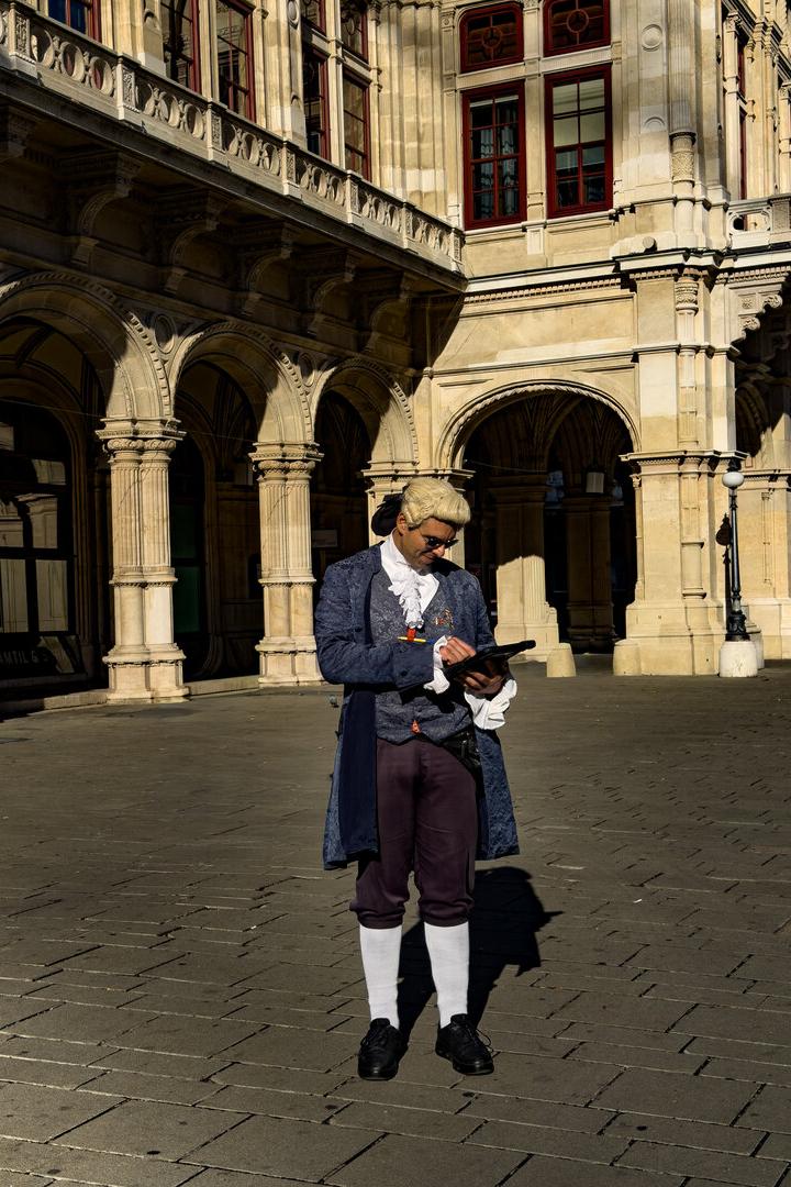 Mozartverkäufer vor Staatsoper