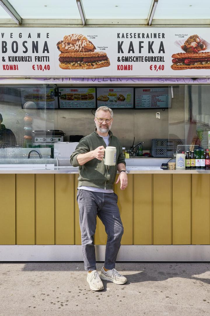Wiener Würstelstand in der Spittelau