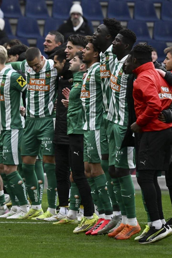 Hoff Thorup (r.) und Rapid feierten zwei Siege in Folge gegen Salzburg.
