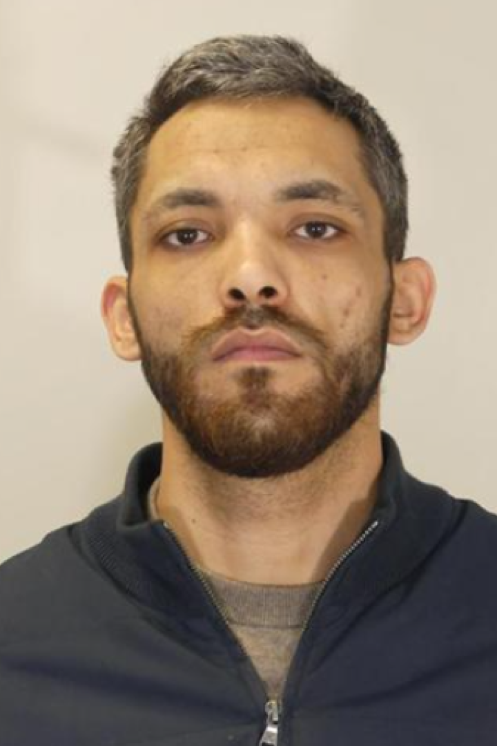 Polizei sucht diesen Mann.