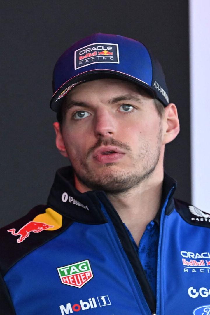 Max Verstappen bei einem Mediengespräch in Japan.