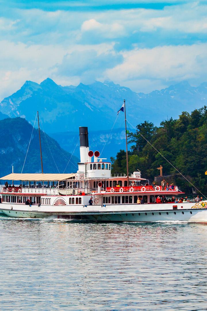Tourist cruise boat, Lucerne Lake