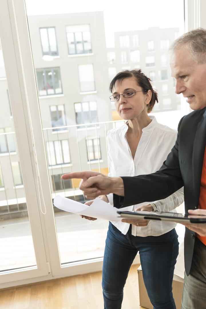 Wohnungsbesichtigung mit einem Makler