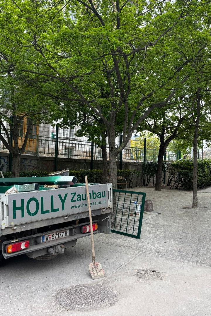 Fritz-Imhoff-Park Auto Zaun