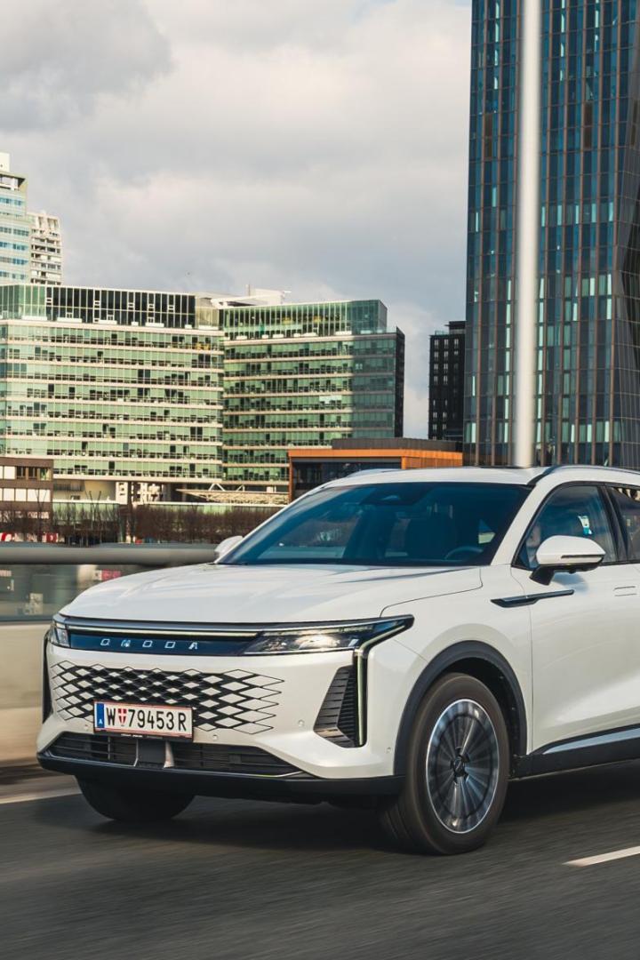 Omoda 9