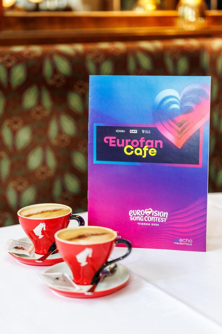 Eurofan Cafe Flyer und Kaffee