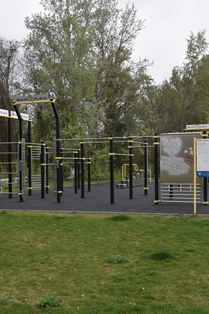 Turngeräte in einem Park