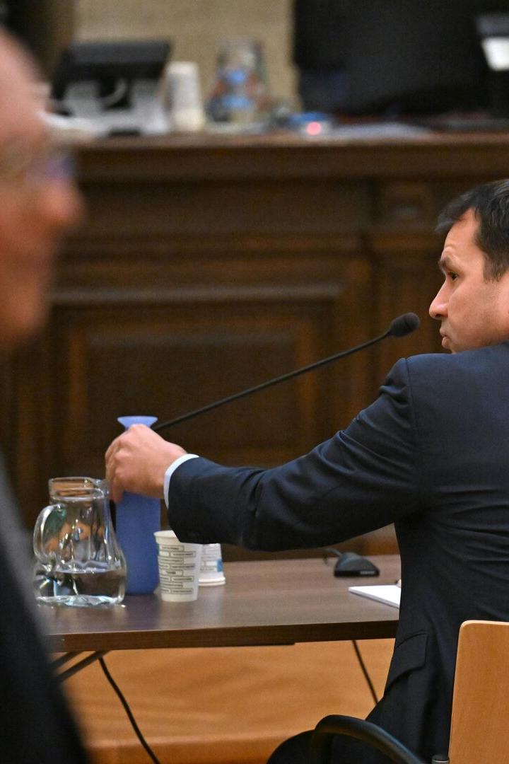 Prozess gegen Ex-Kanzler Kurz wegen Falschaussage - im Bild Anwalt Werner Suppan und Ex-Öbag-Chef Thomas Schmid