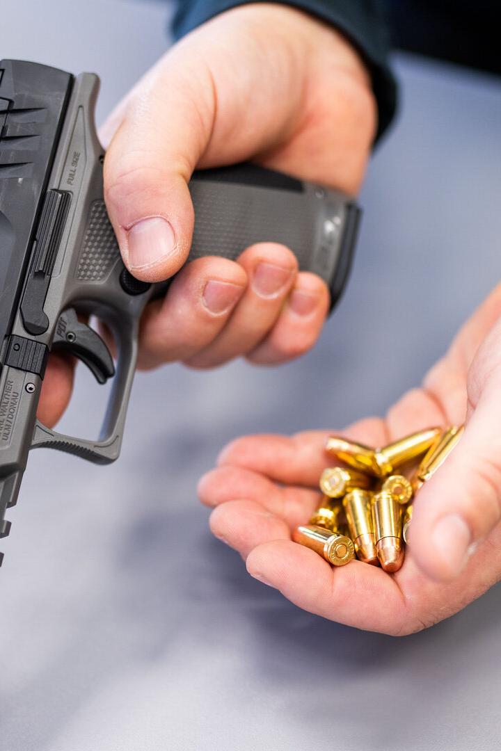 Bei dem Mann wurden im Bezirk Melk fast 40 Waffen gefunden.