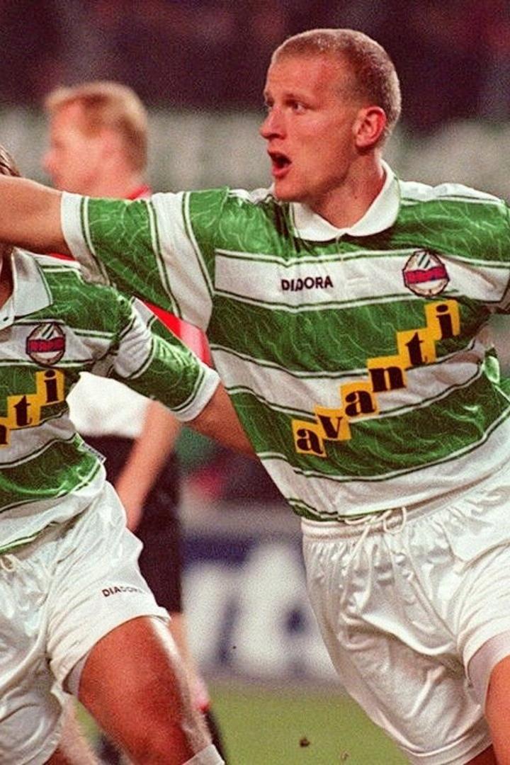 Carsten Jancker jubelte gegen Feyenoord, auch Gratulant Stumpf traf