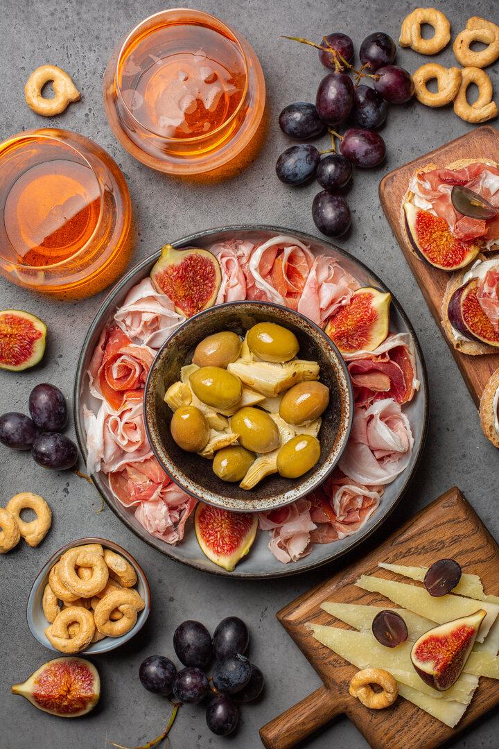 Appetizers with cocktails.