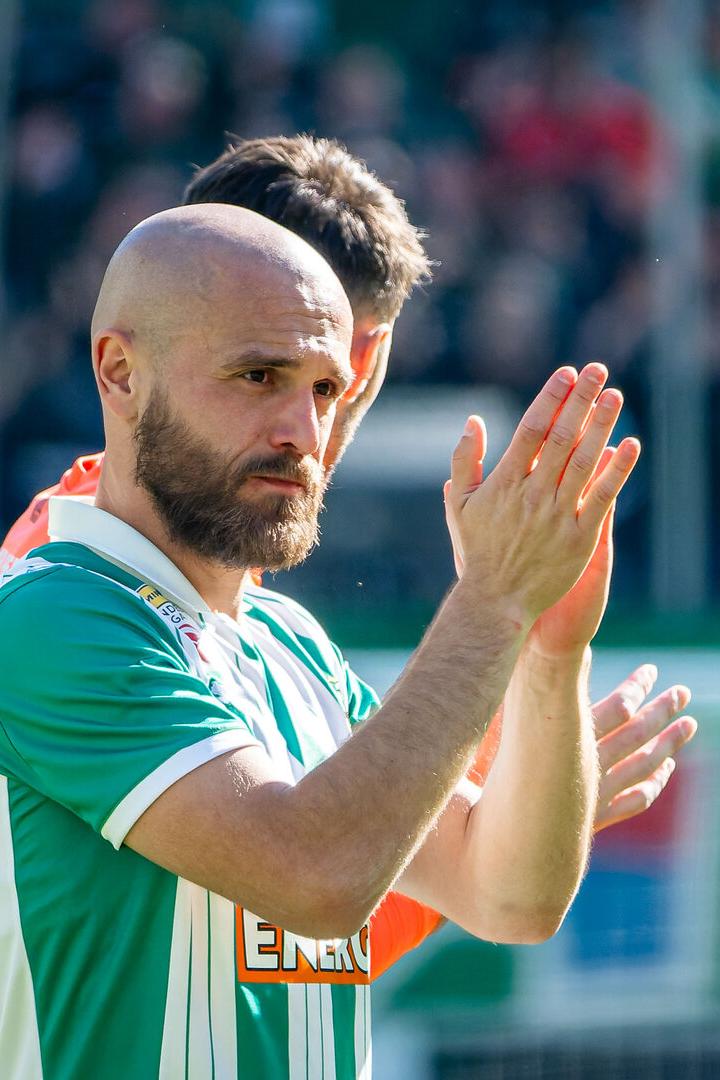 Applaus von und für die Fans: Lukas Grgic bei Rapid