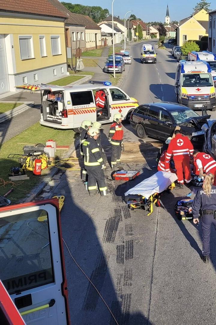Sieben Verletzte forderte der Unfall in Lassee.