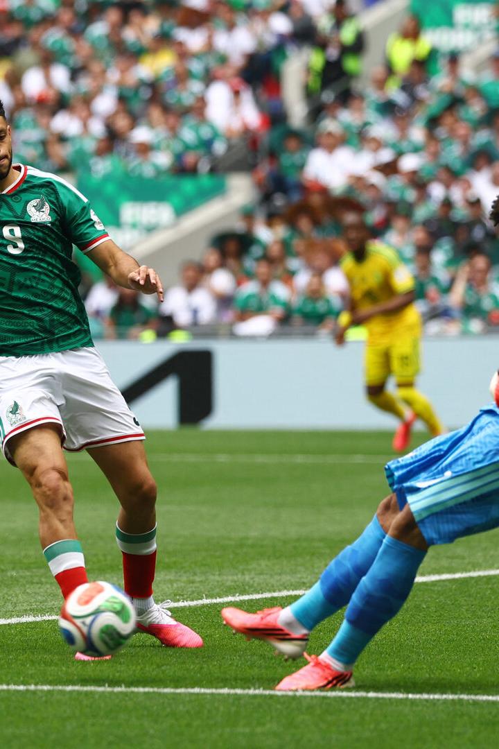 Mexiko startet druckvoll