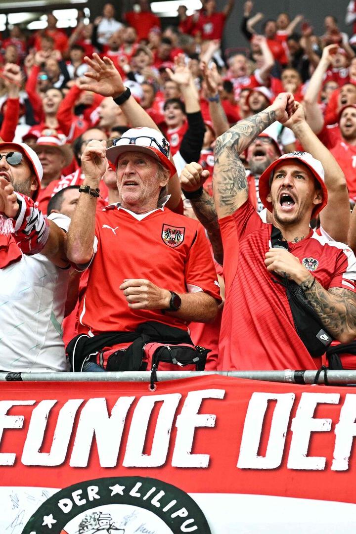 FBL-EURO-2024-MATCH44-AUT-TUR-FANS