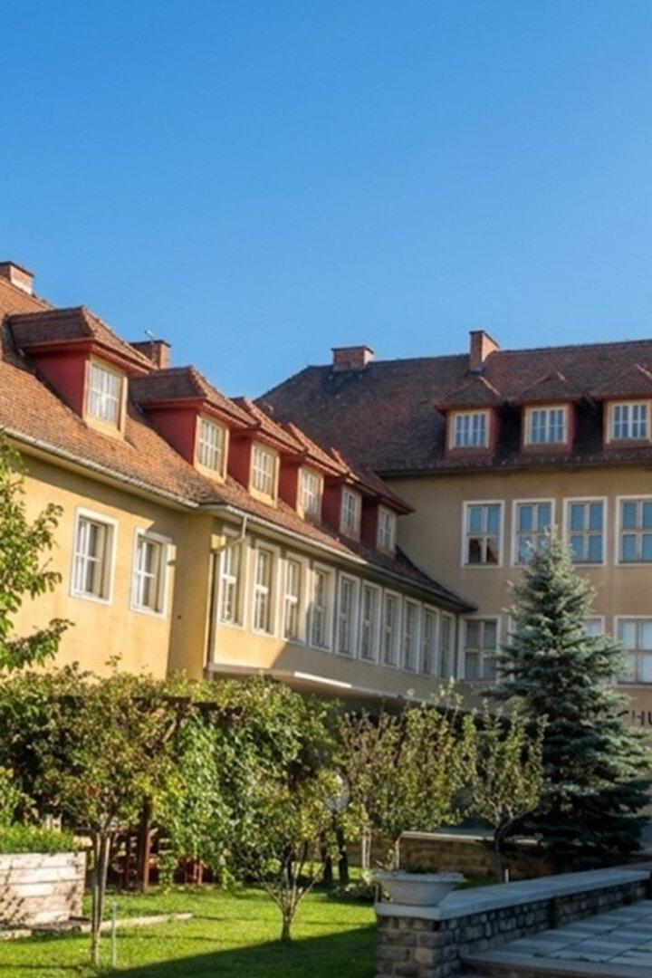 Das Josefinum in Eberau, eine private katholische Mittelschule im Bezirk Güssing, hat derzeit sieben Klassen.