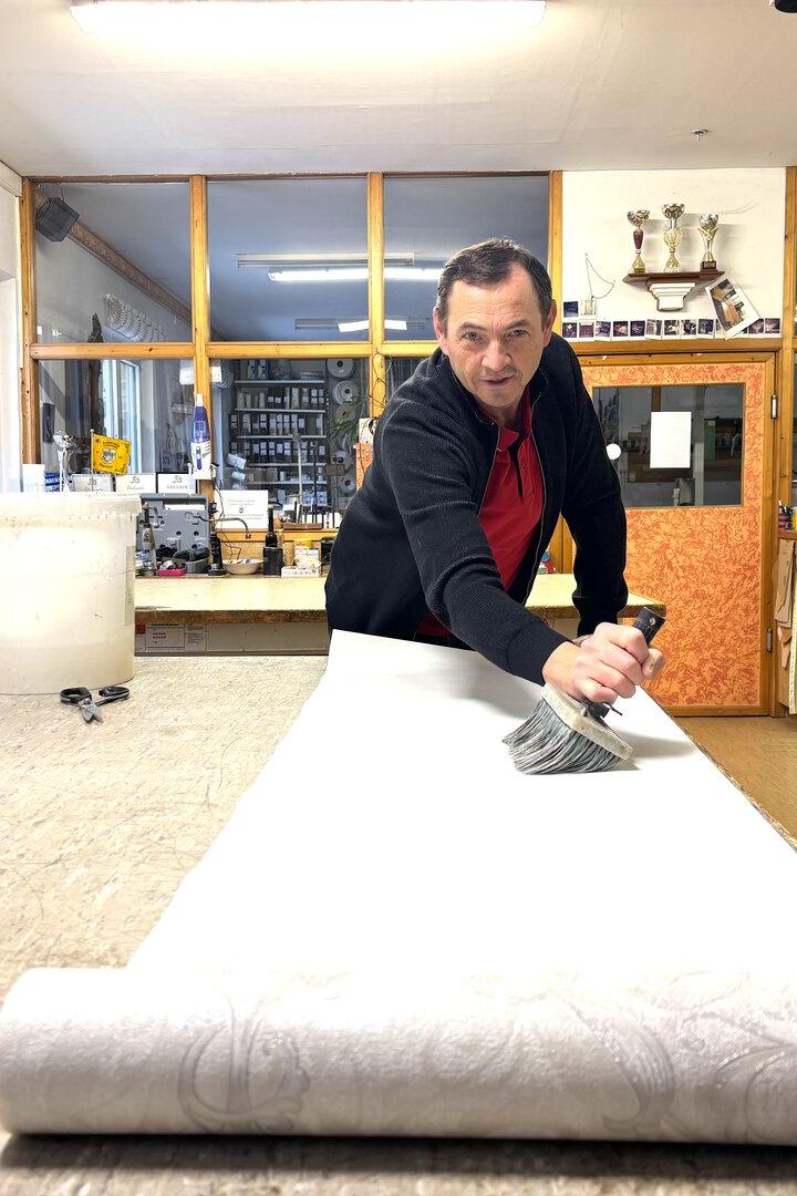  Johann Glanz jun. ist seit 40 Jahren Tapezierer und Dekorateur im Bezirk Neusiedl