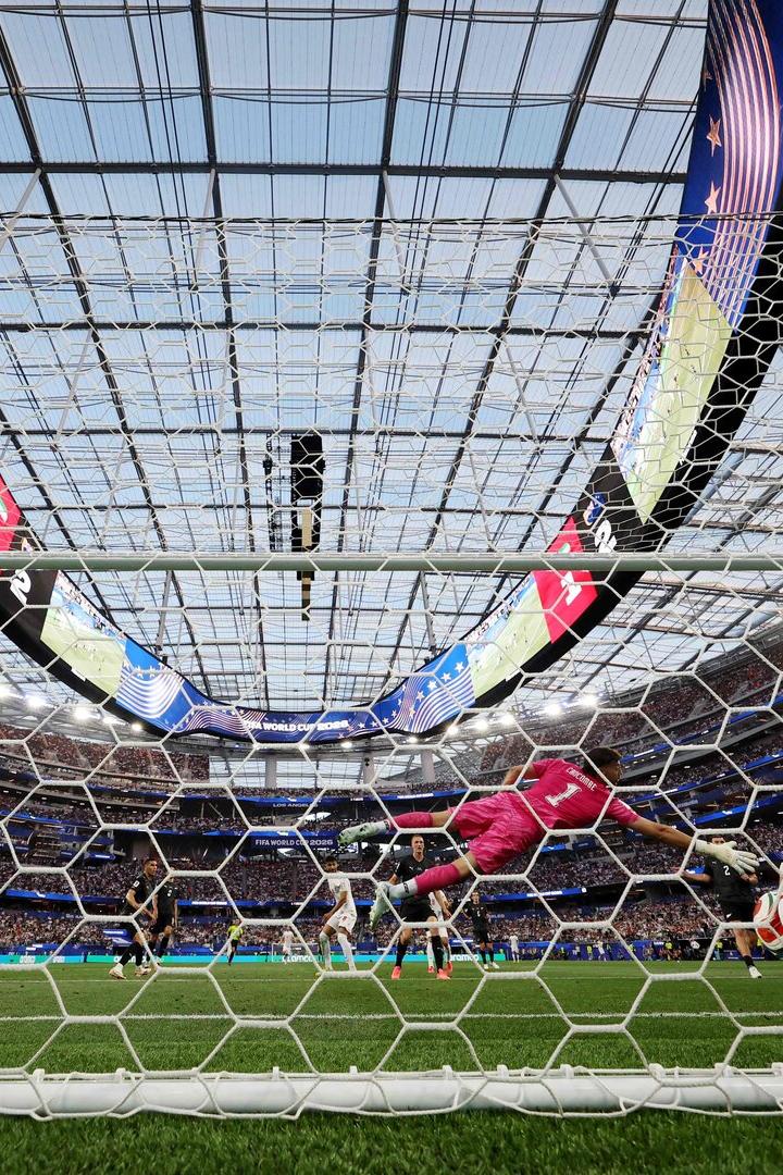 FOI-SOC-SPO-WCS-IR-IRAN-V-NEW-ZEALAND:-GROUP-G-FIFA-WORLD-CUP