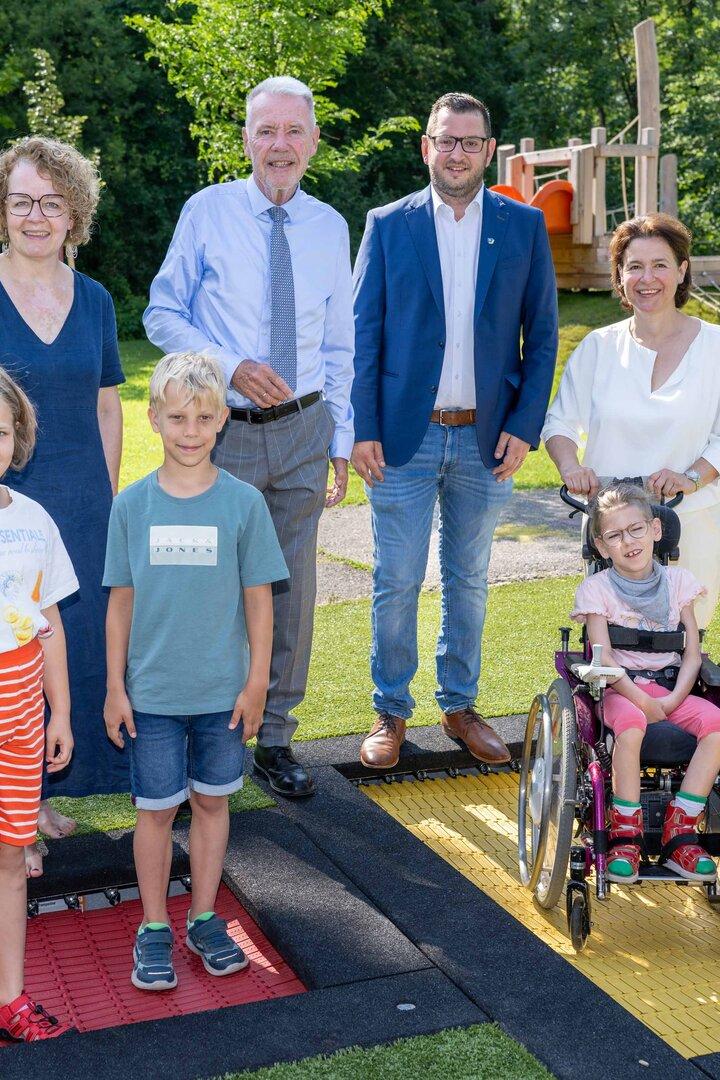 Eröffnung des neuen Spielplatzes in der Waldschule Wiener Neustadt.