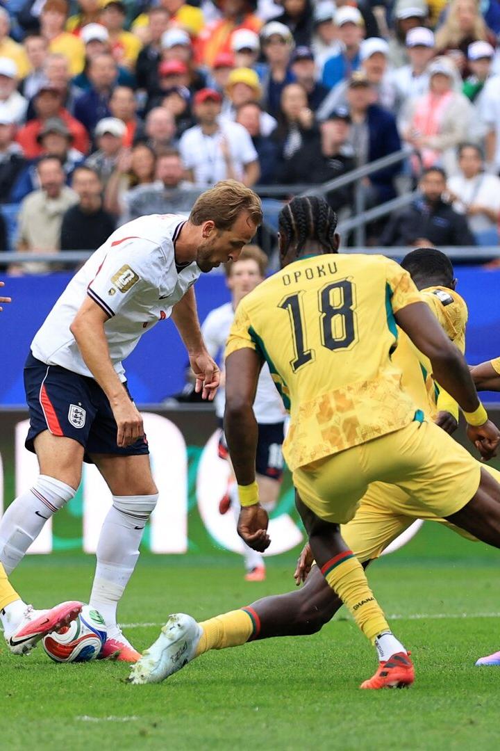 Harte Bandagen bei England gegen Ghana