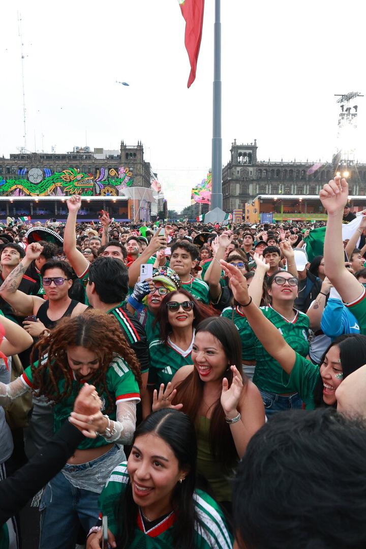 Mexikanische Fußball-Begeisterung auf dem Hauptplatz Zócalo