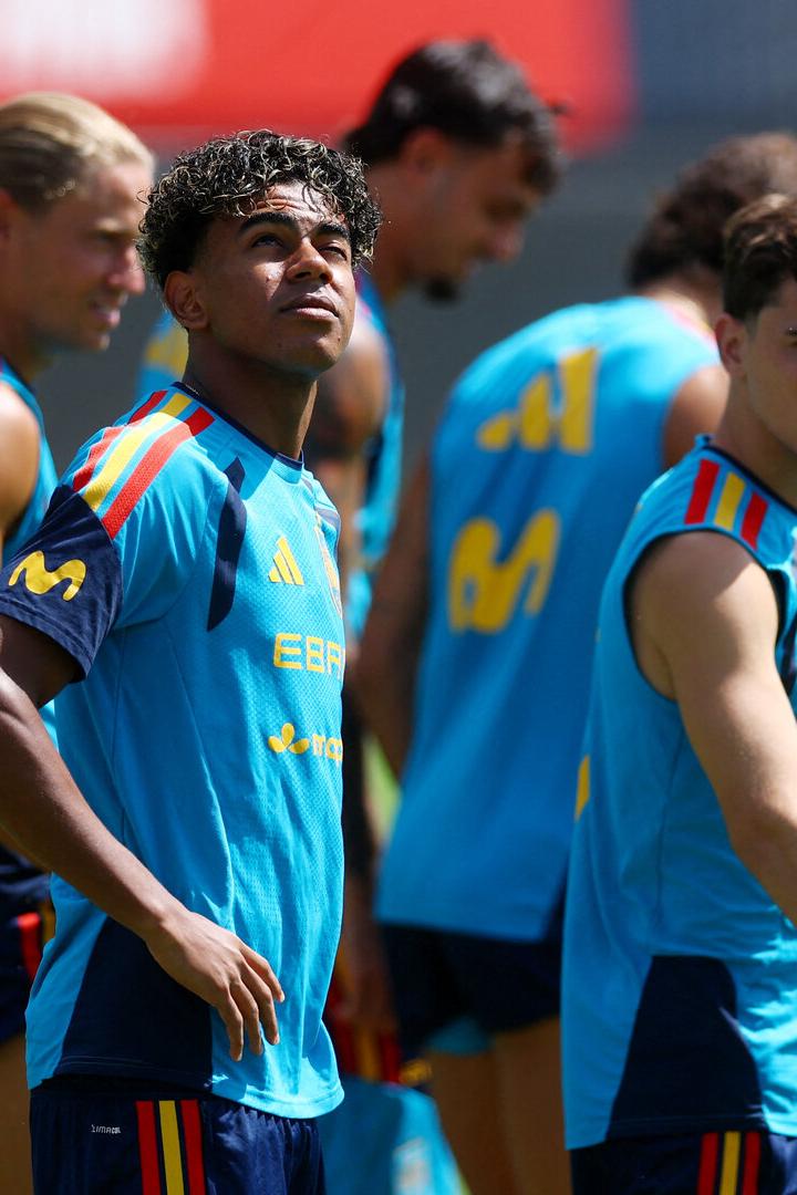 Lamine Yamal und Gavi im Training vor dem Spiel gegen Österreich