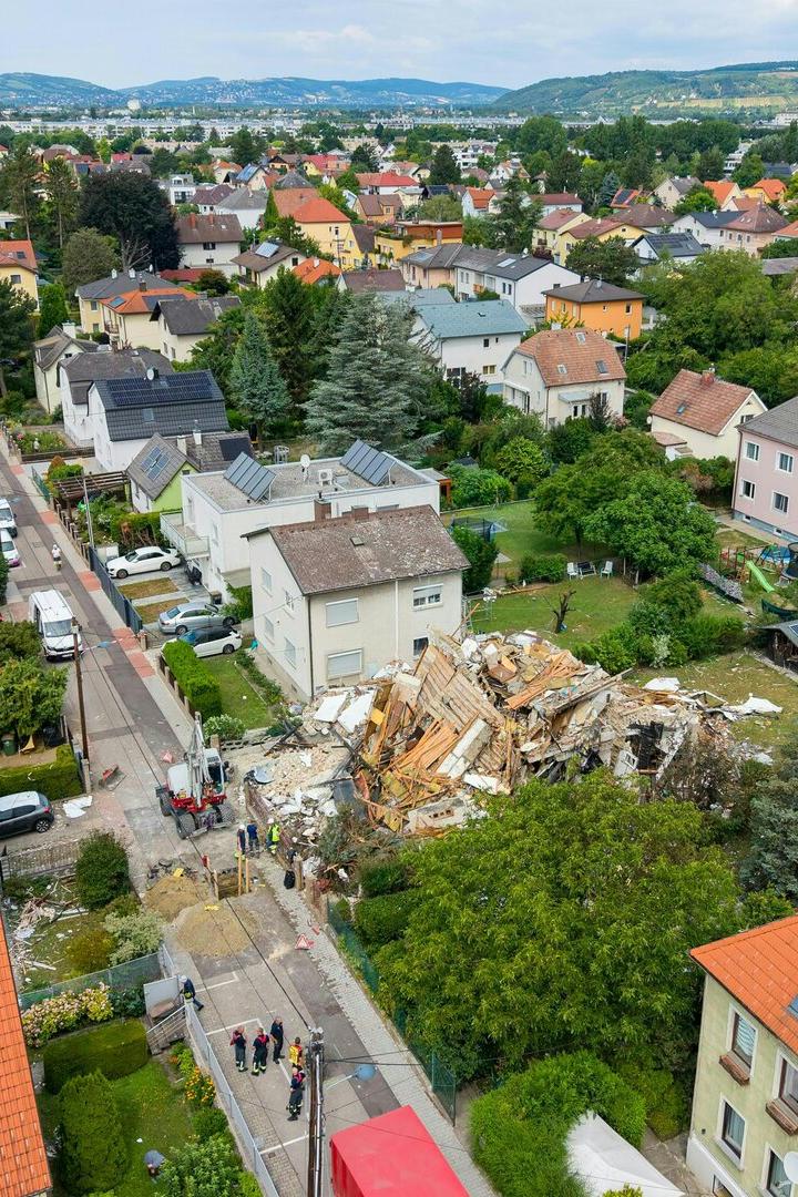 93-JÄHRIGER SPRENGTE IN WIEN HAUS IN DIE LUFT - NEUN VERLETZTE