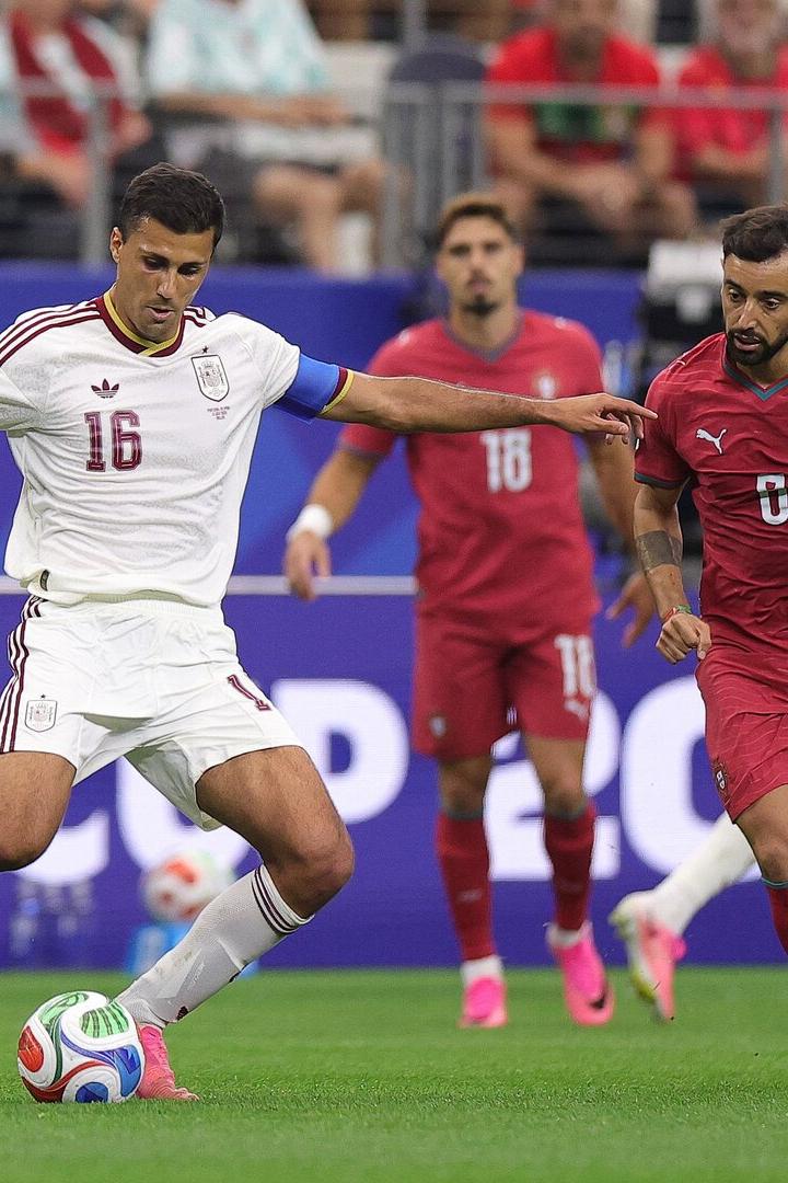 FOI-SOC-SPO-WCS-PORTUGAL-V-SPAIN:-ROUND-OF-16-FIFA-WORLD-CUP-2