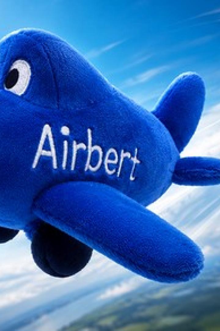 Blauer Plüsch-Flieger.