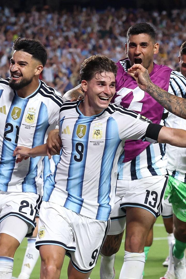 Argentinien jubelt wieder spät