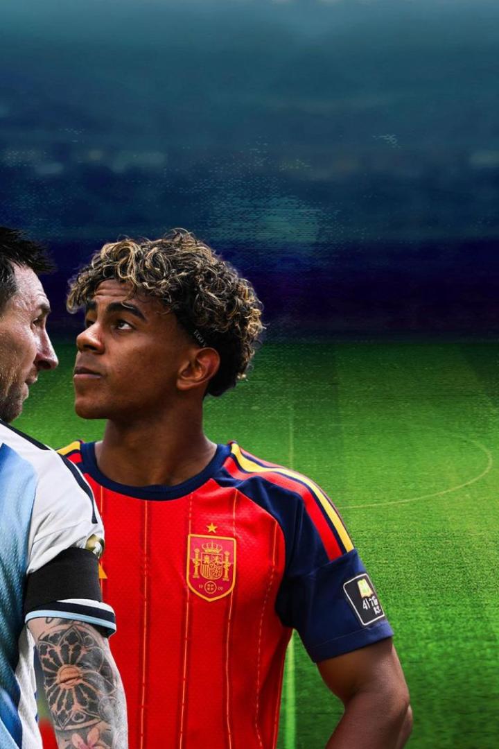 Foto-Collage von Lionel Messi und Lamine Yamal vor einem Fußballfeld.