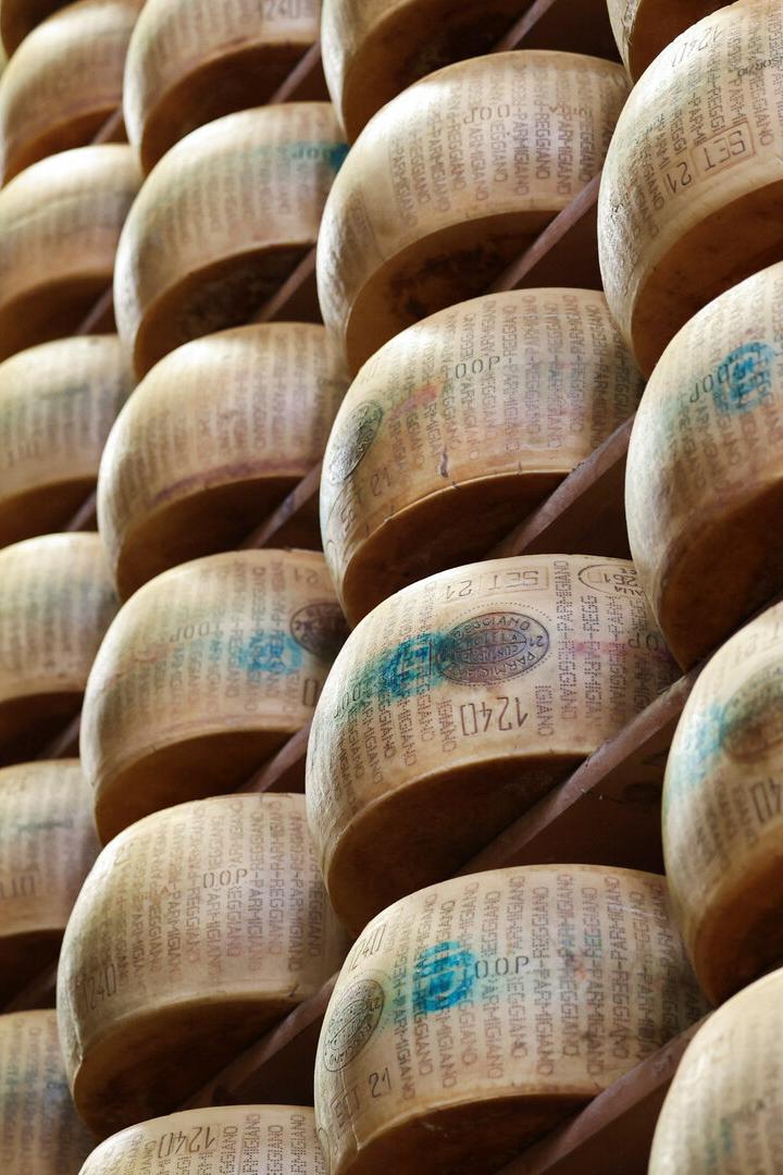 "Parmigiano Reggiano" producers insert a microchip into cheese to prevent imitations