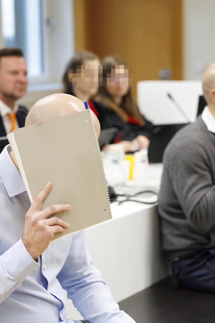 PROZESS GEGEN ANGEHÖRIGE VON BERÜCHTIGTER "SCHAMANIN" IN WIEN - 177 MIO. EURO SCHADEN INKRIMINIERT