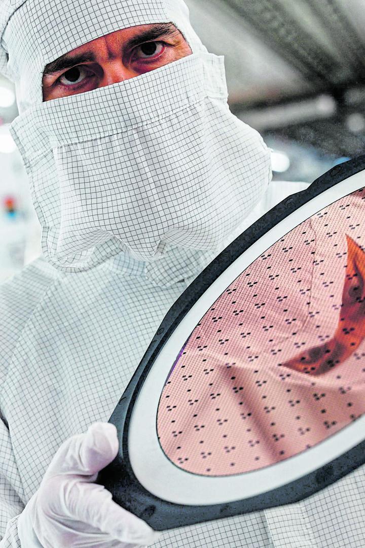 FILES-GERMANY-ECONOMY-TECHNOLOGY-IT-SCIENCE-SEMICONDUCTORS-INFIN