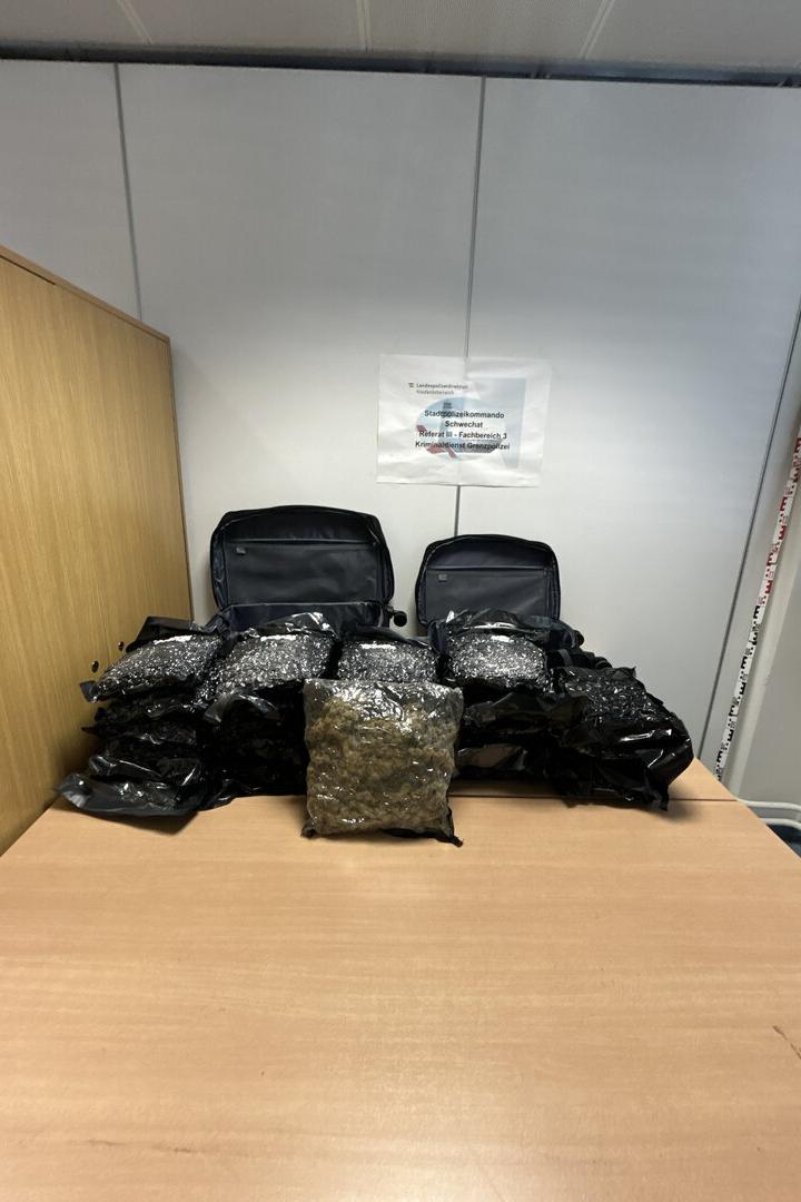 ++ HANDOUT ++ NIEDERÖSTERREICH:  25 KILO CANNABISKRAUT IM GEPÄCK