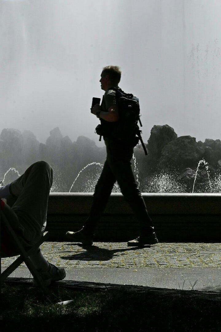 ++ THEMENBILD ++ BRUNNEN  / WASSER / HITZE / KLIMA / KLIMAKRISE / WASSERVERSORGUNG