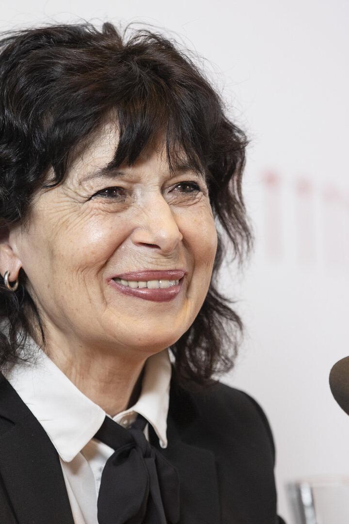 BUCHPRÄSENTATION "LÖWENHERZ": MONIKA HELFER